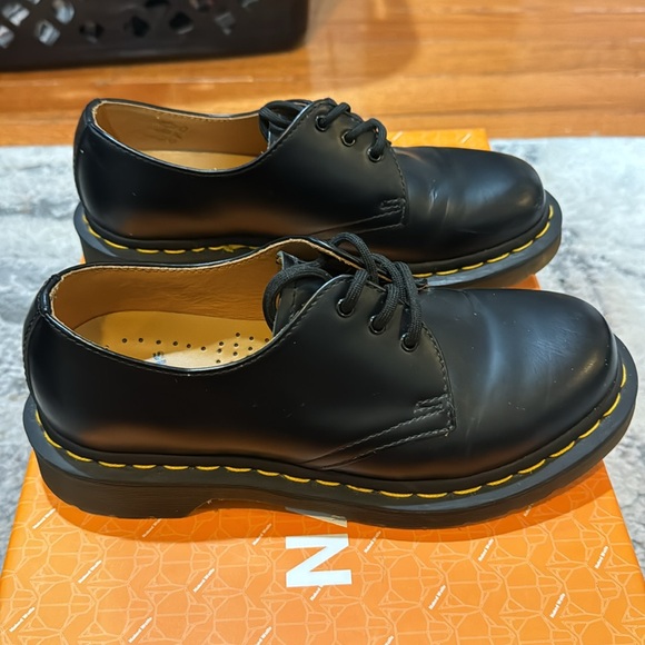 Dr. Marten's, US 6W - Picture 4 of 6